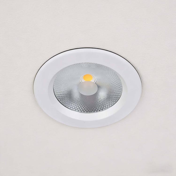 商業用照明における美観、視覚的快適性、エネルギー効率のバランス 3 商業用照明における美観、視覚的快適性、エネルギー効率のバランスの取り方