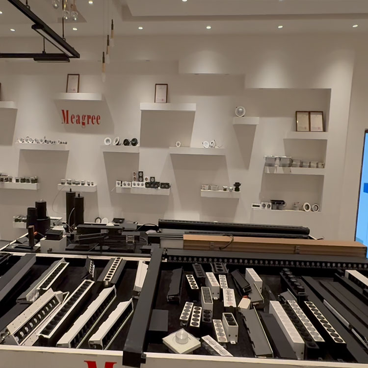 Home 30 Track, Linear & Accent Lighting