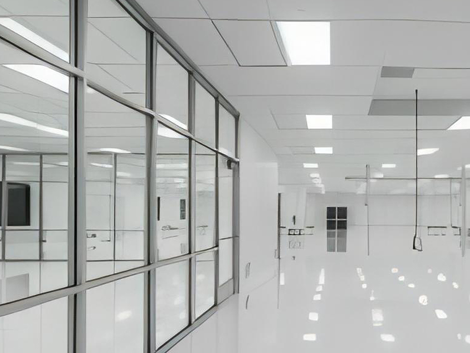 Track Layouts for Long Corridor Wall Washing Without Scallops