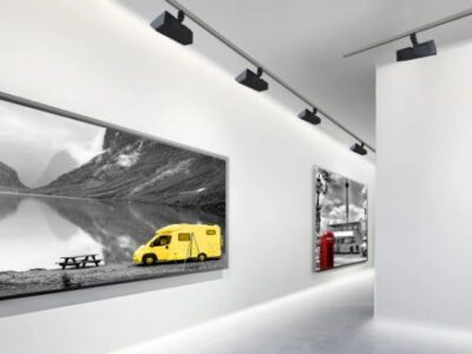 Art Wall Lighting with Track Systems and Better Uniformity Control