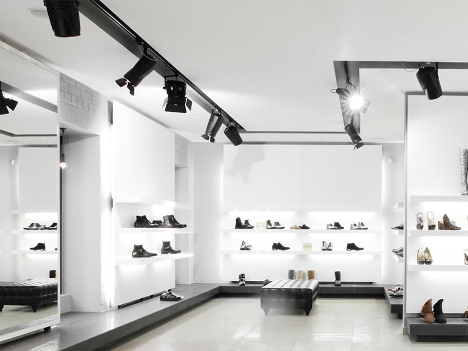Retail Track Lighting Layouts for Flexible Merchandising Displays