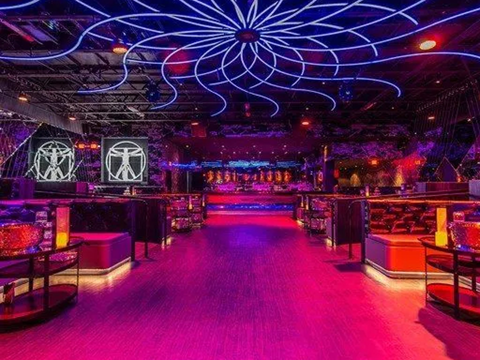 Bar and Lounge Lighting with DMX Without Unnecessary Complexity